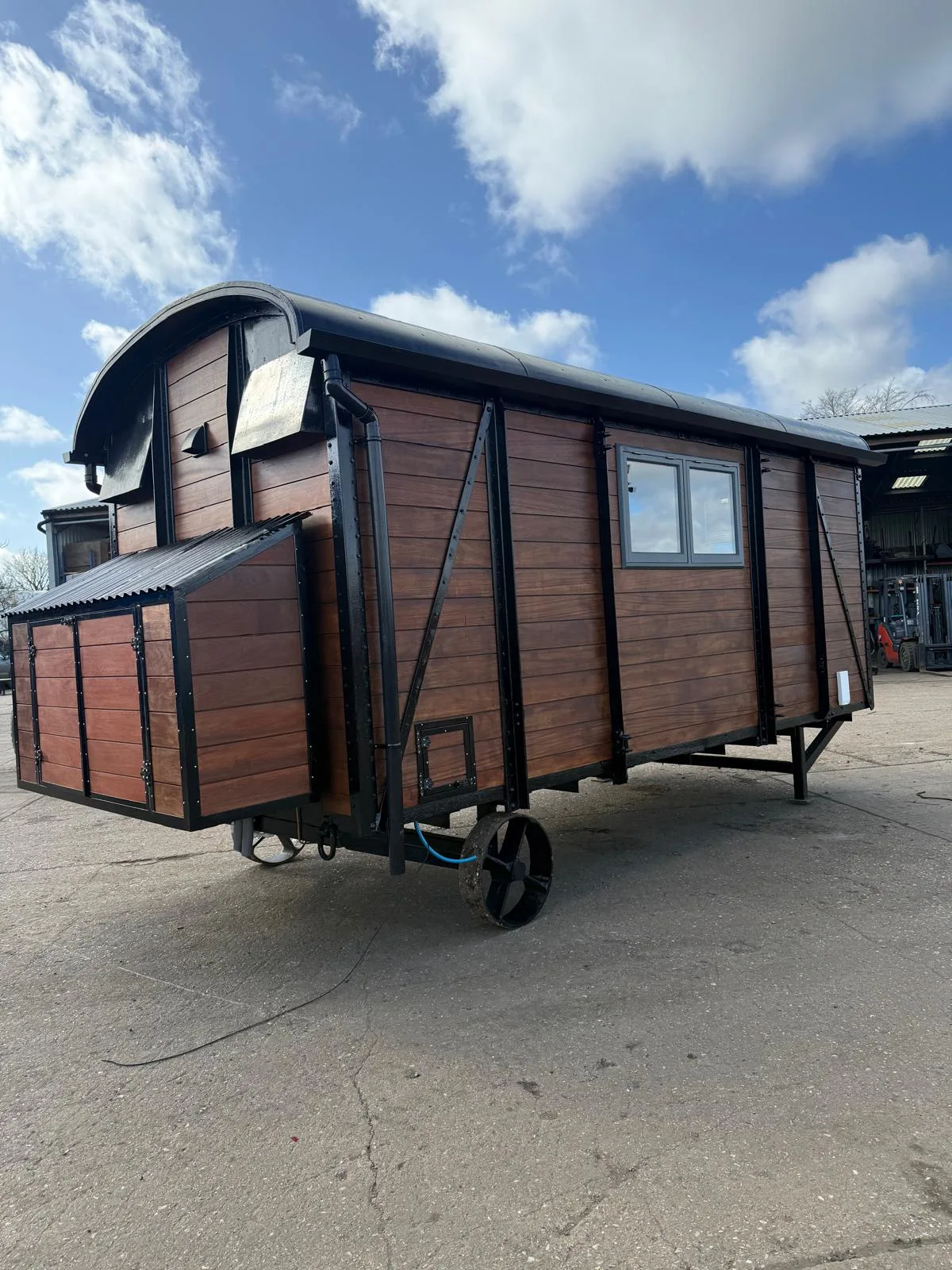 Exterior of the genuine 1930s railway carriage conversion