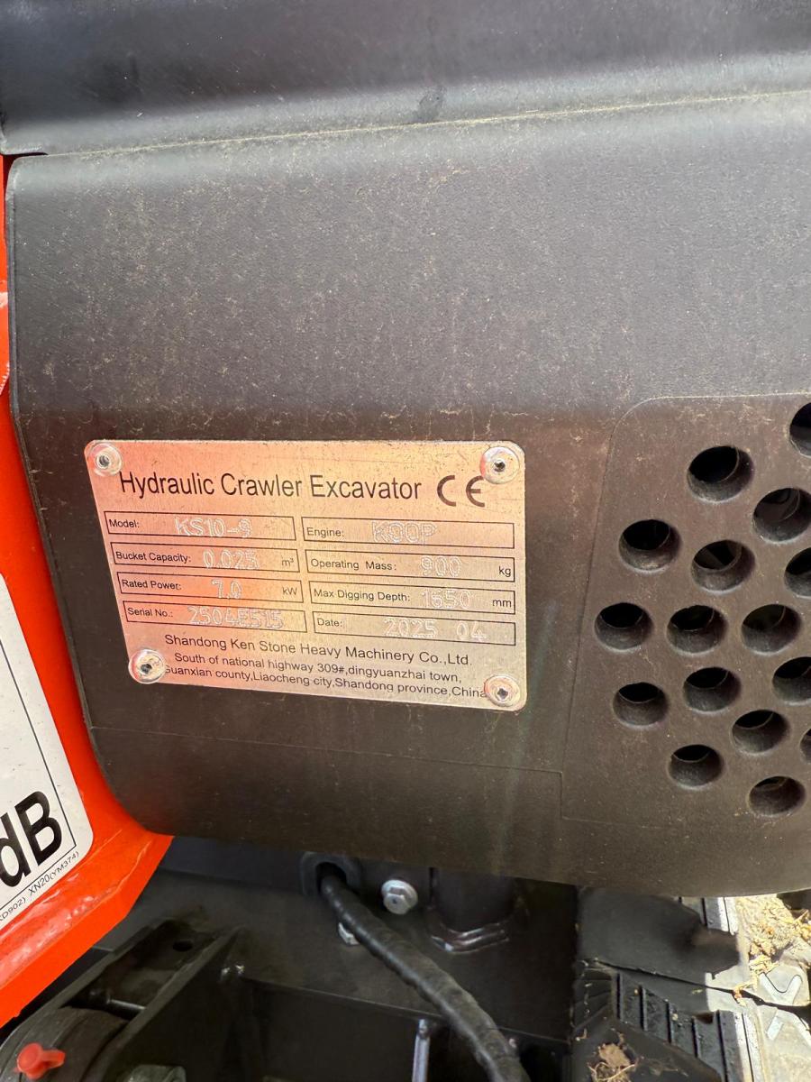 800kg Servo Controlled Mini Digger