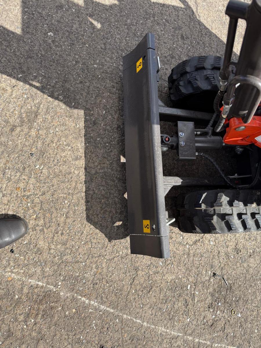 800kg Servo Controlled Mini Digger