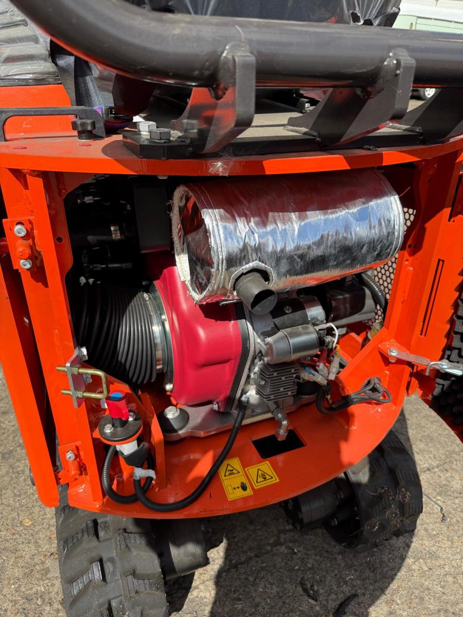 800kg Servo Controlled Mini Digger