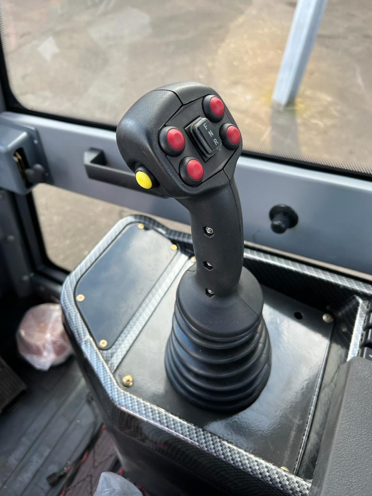 2026 HZM 816T 1.6 TONNE LIFT TELESCOPIC LOADER