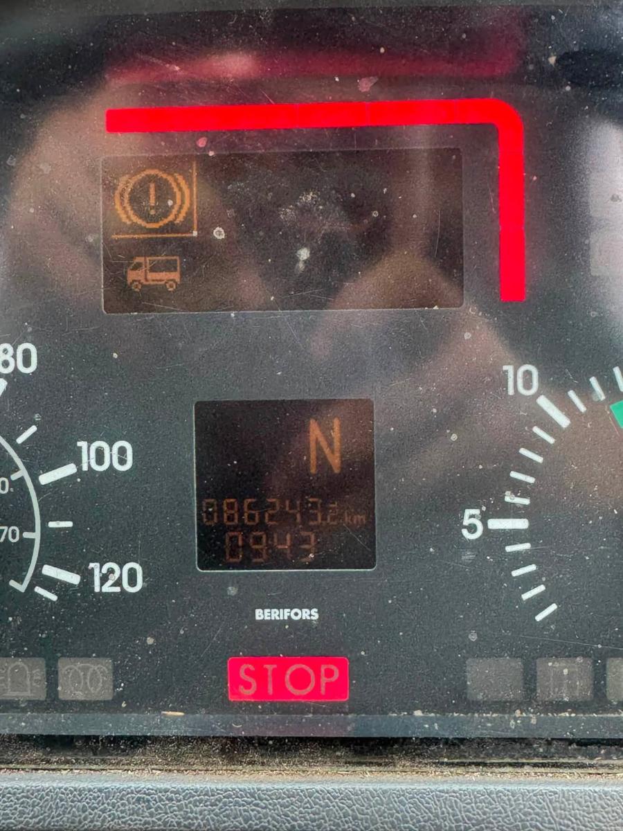2003 Mercedes-Benz Unimog U300 — photo 13