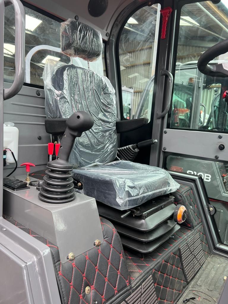2026 HZM 810B 1 TONNE LIFT MINI LOADER